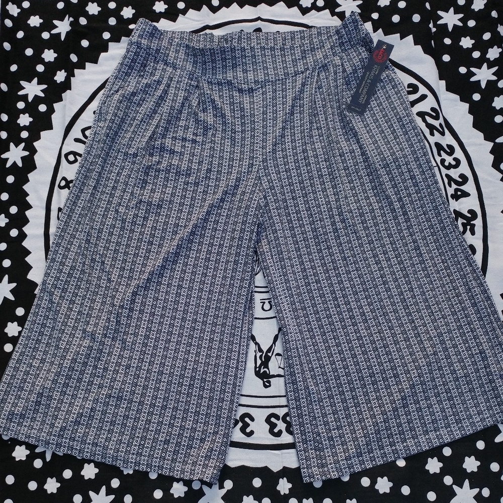 Khakis & Company Blue & White Gaucho Pants NWT Size Misses Medium